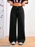 Straight fit black jeans for women in black