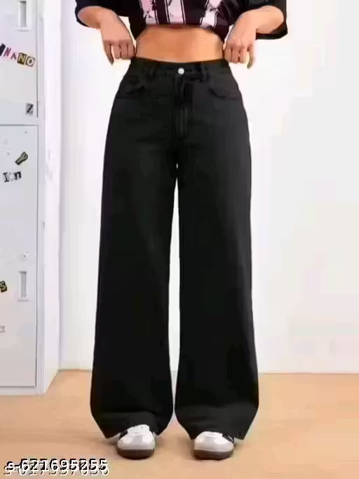 Straight fit black jeans for women in black